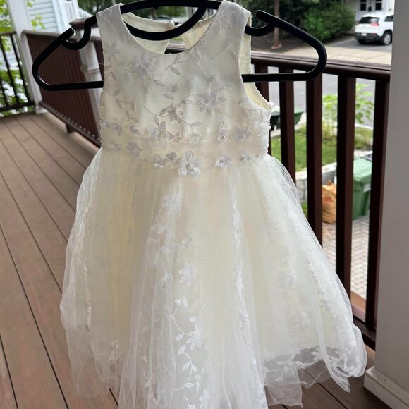Anthropologie Other - Elegant White Flower Girl Dress, BHLDN